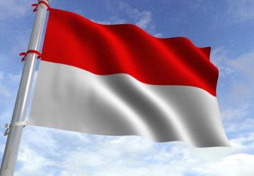 Komunitas Sepeda Bentangkan Bendera Merah Putih  Sepanjang 74 Meter di Pulau Terluar Kabupaten Tolitoli
