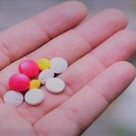 minum-obat-tanpa-air-putih-bisa-datangkan-masalah-kesehatan-jangan-sekali-kali-lakukan