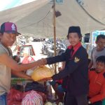 Penyerahan sembako oleh LS ADI