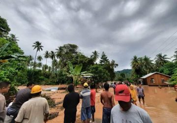 Banjir Bandang di Kabupaten Tojo Una-Una Hanyutkan Rumah Penduduk