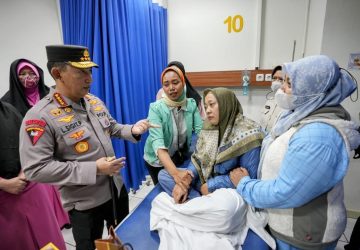 Kapolri Jenguk Korban Bom Bunuh Diri di Rumah Sakit Immanuel Bandung