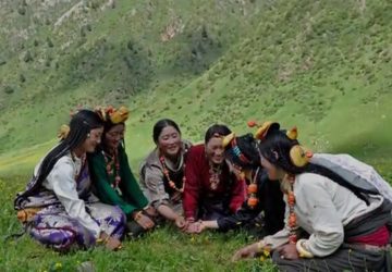 Wanita Suku Himalaya Berhubungan Intim dengan Pria Sebelum Menikah