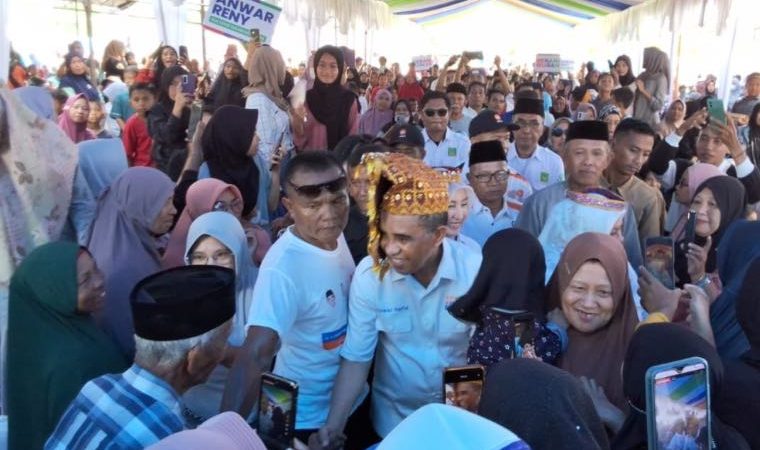 3 Ribuan Masyarakat Meriahkan Deklarasi Anwar – Reny di Kecamatan Tojo