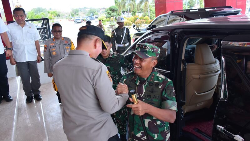 Kapolda Sulteng Sambut Hangat Kunjungan Silaturahmi Pangdam XIII/Merdeka