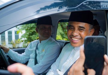 Usai Sholat Id di Sigi, Menteri Transmigrasi Nyetir Sendiri Didampingi Gubernur Sulteng