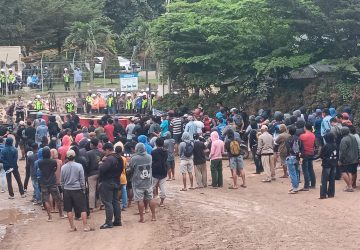 Tuntut Penciutan Konsesi, Warga Lingkar Tambang Poboya Blokade Akses CPM